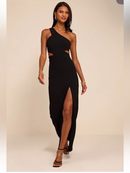 Lulus Dresses & Skirts - NWOT Lulus 
Show-Stopping Style Black One-Shoulder Cutout Maxi Dress